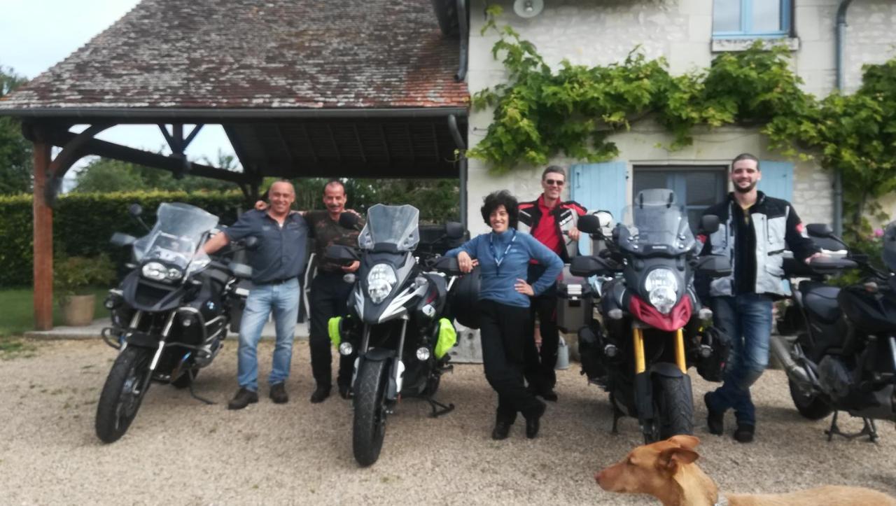 Gite Et Chambres D'Hotes Le Chene Billault Pouant Exteriör bild