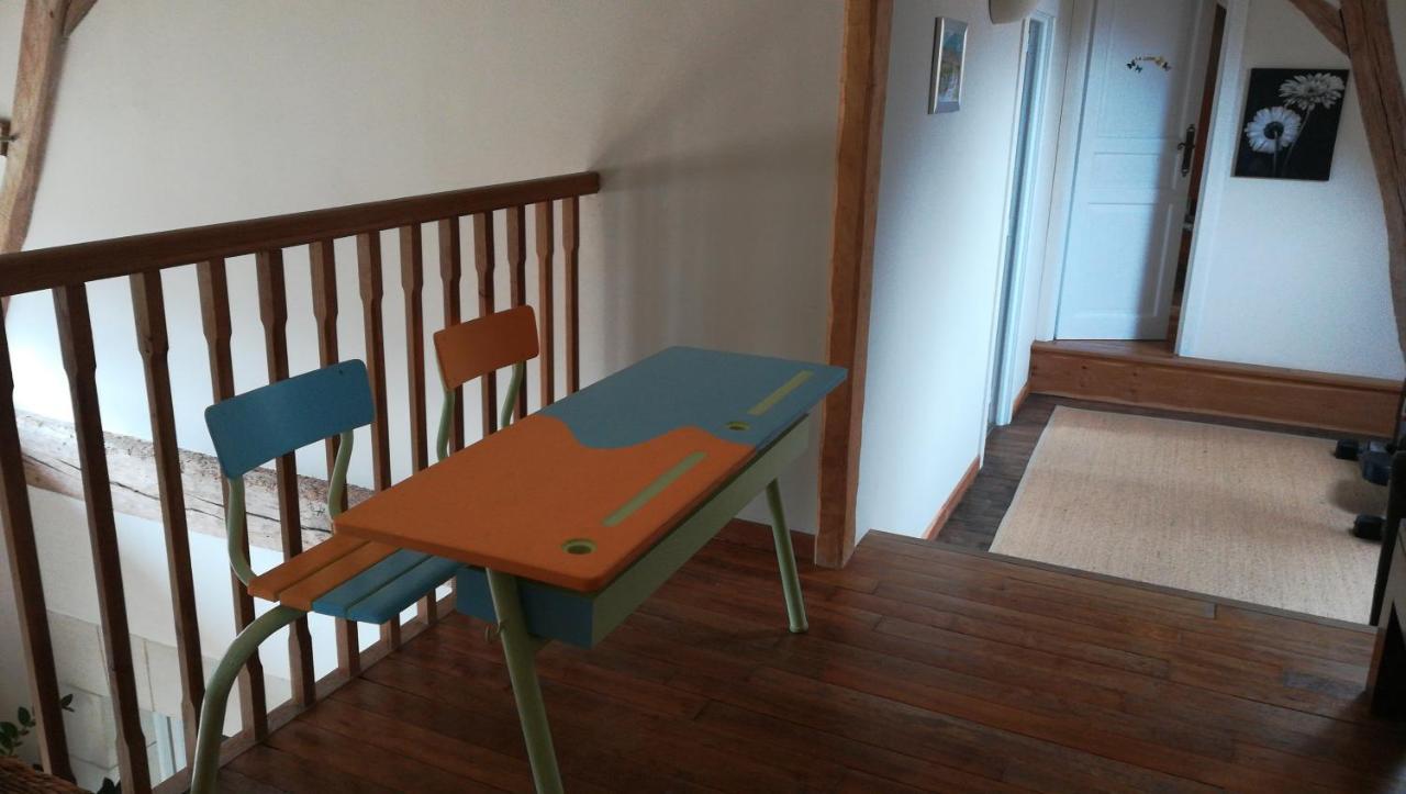 Gite Et Chambres D'Hotes Le Chene Billault Pouant Exteriör bild