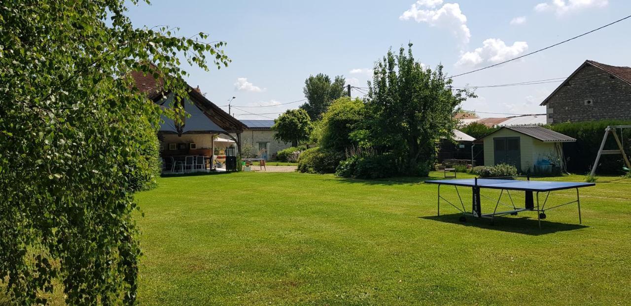 Gite Et Chambres D'Hotes Le Chene Billault Pouant Exteriör bild