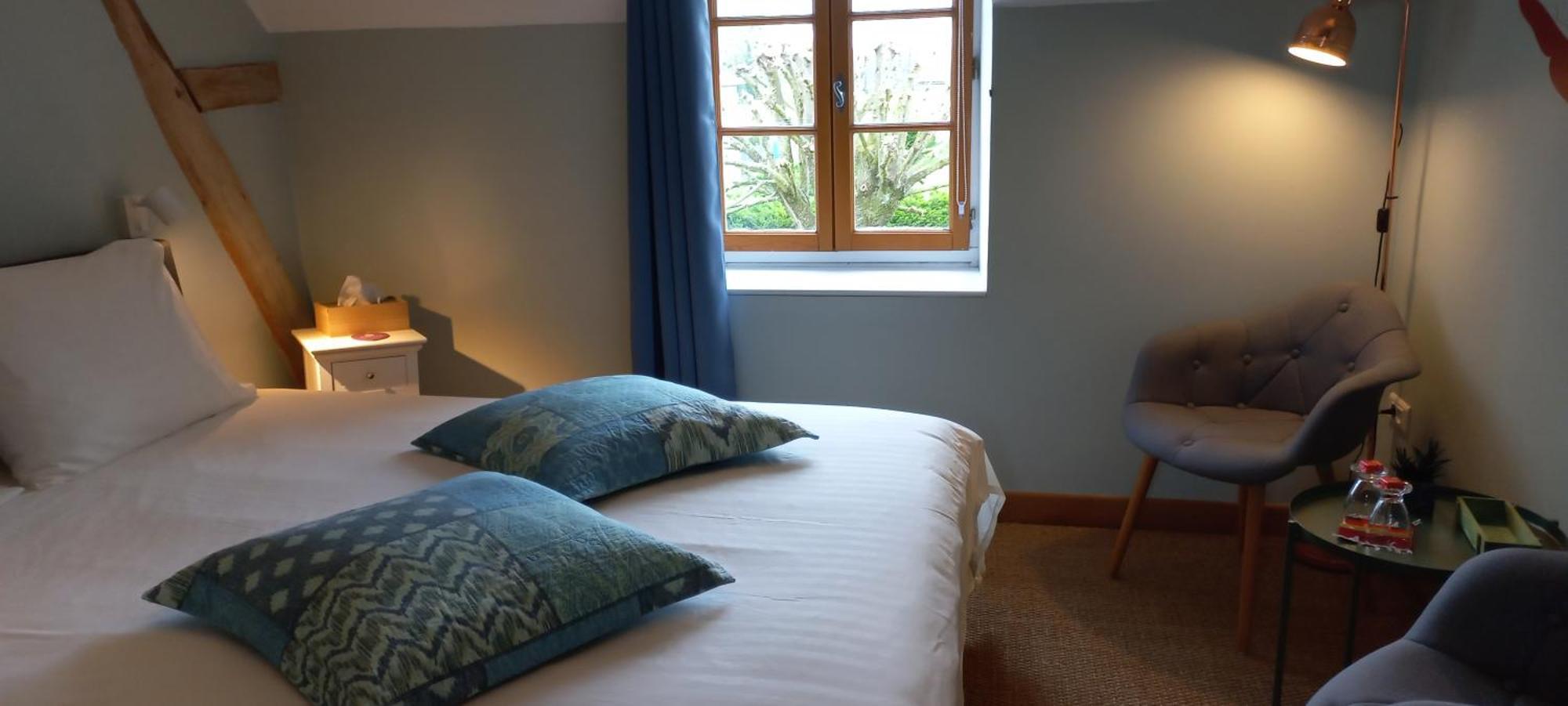 Gite Et Chambres D'Hotes Le Chene Billault Pouant Exteriör bild